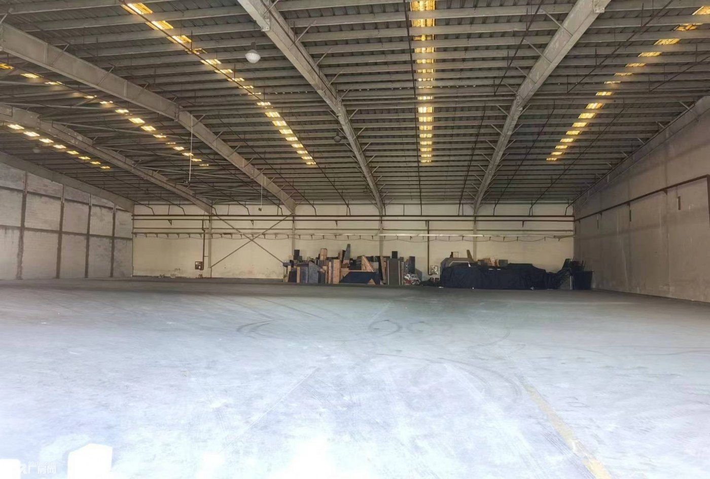 石岩一楼层高11米5600平厂房出租 - 4