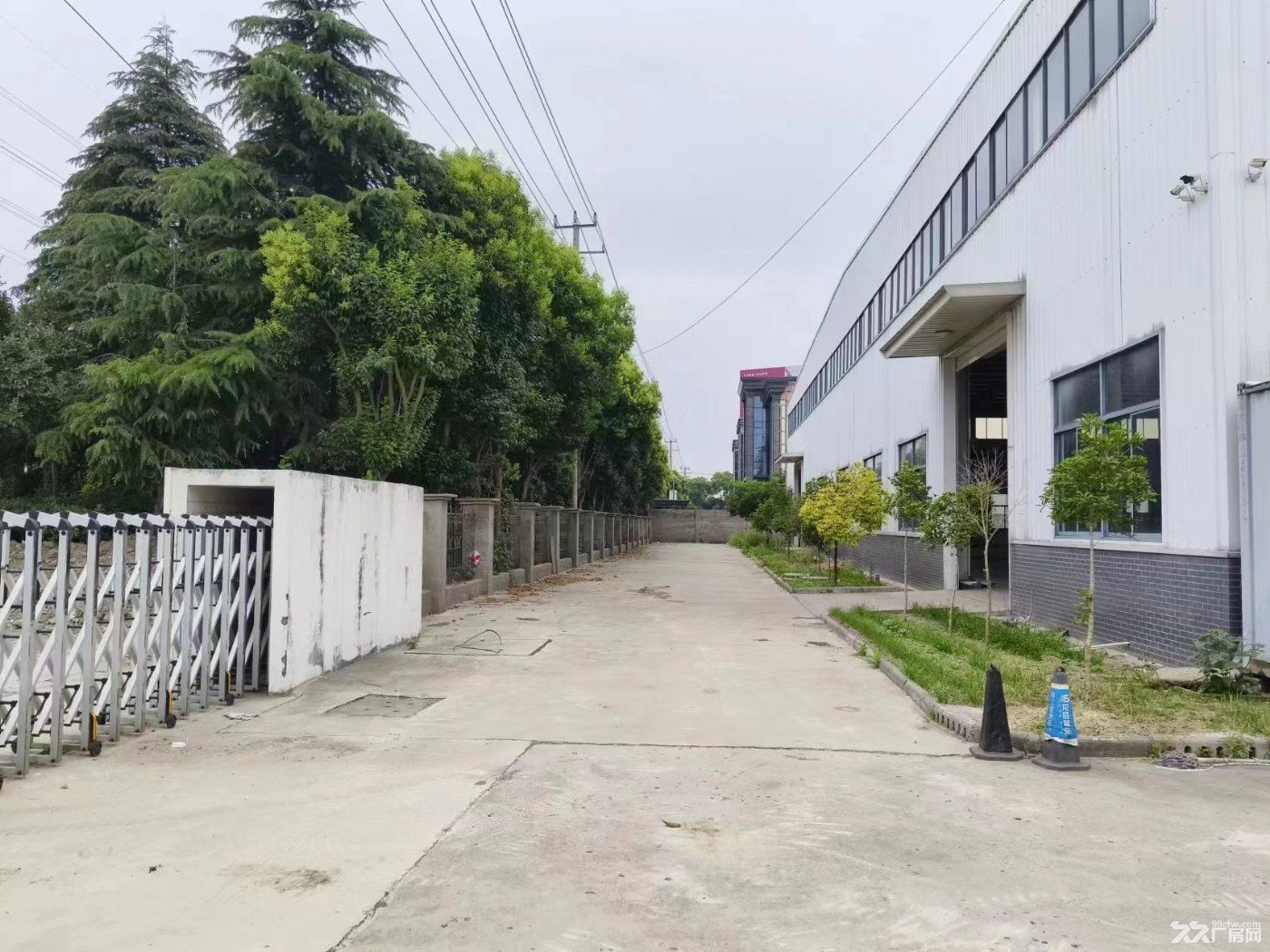 标准厂房预留行车轨道，配蒸汽燃气，位置优越环境优美 - 2