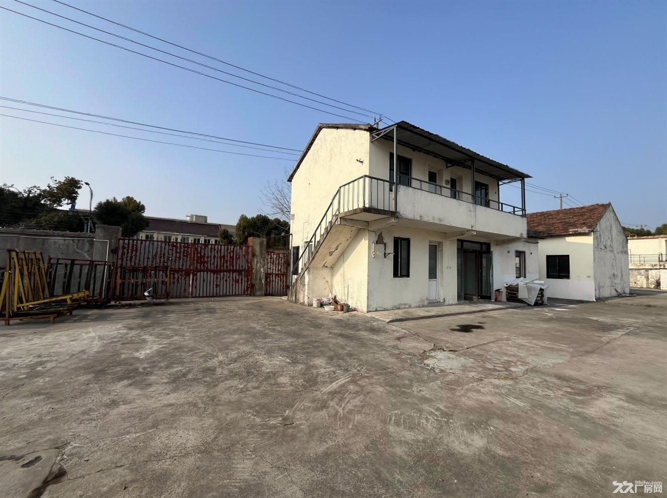 马陆新出水泥场地5亩 可以做充电桩 无污染都可以做