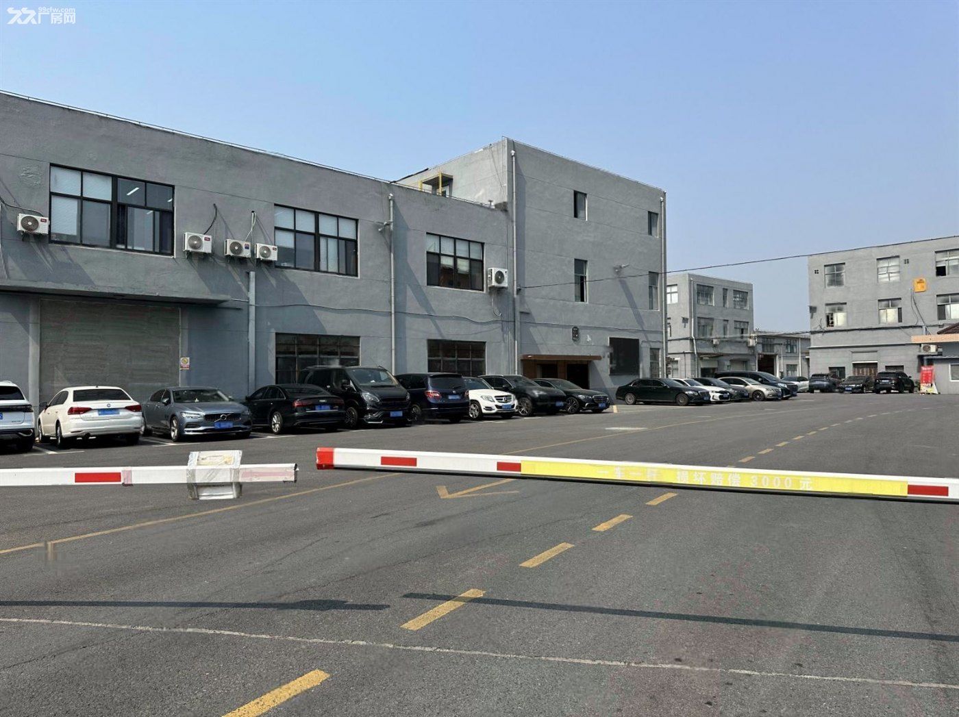 房东直租；：上海嘉定黄渡嘉松北路8223号 房东直招2000平独栋厂房
