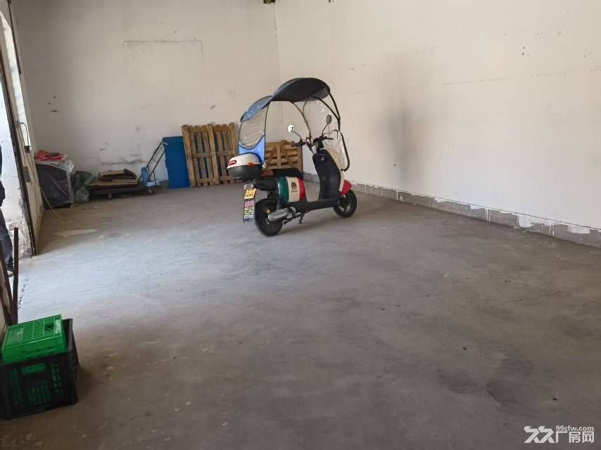 独门独院,水电费为农用非常便宜,价格不超六位数。
