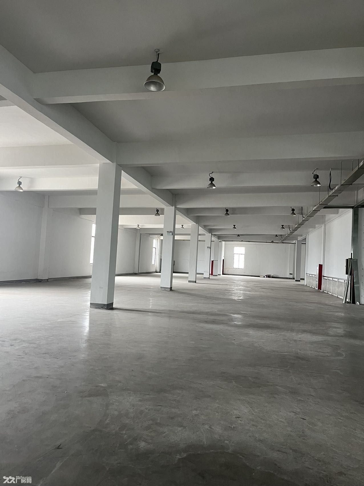 江宁滨江开发区1楼3000㎡厂房