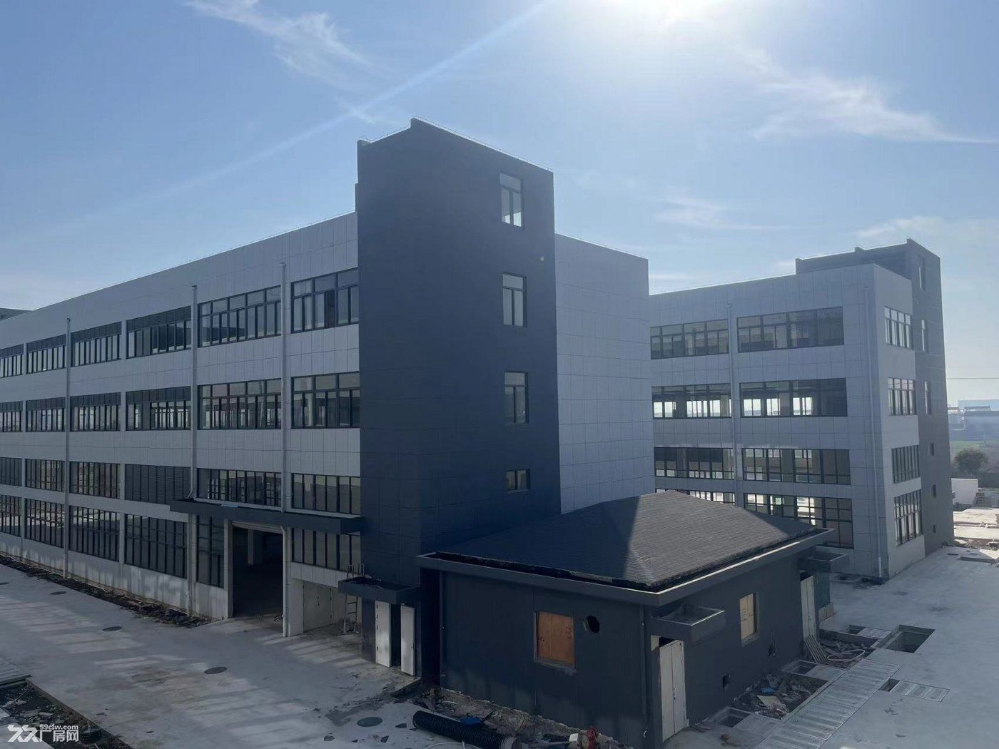 出售两层标准厂房 价格便宜 可按揭 送院子