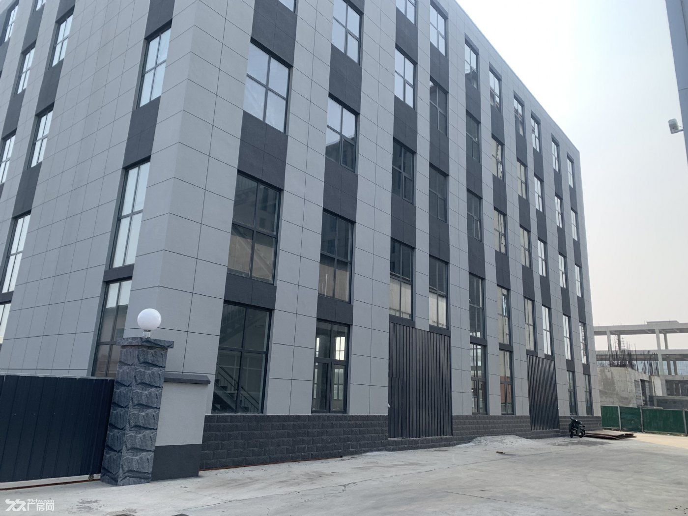 东三环丰产路600-6500㎡办公厂房 可做小型企业办公、公司宿舍。