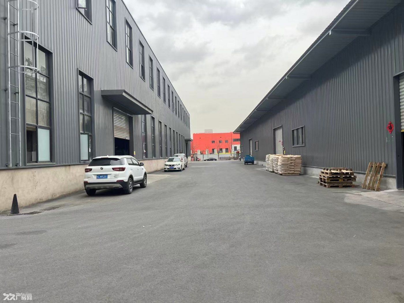 肥东县华东国际建材城园旁。龙塘高速口地理位置优越 - 2