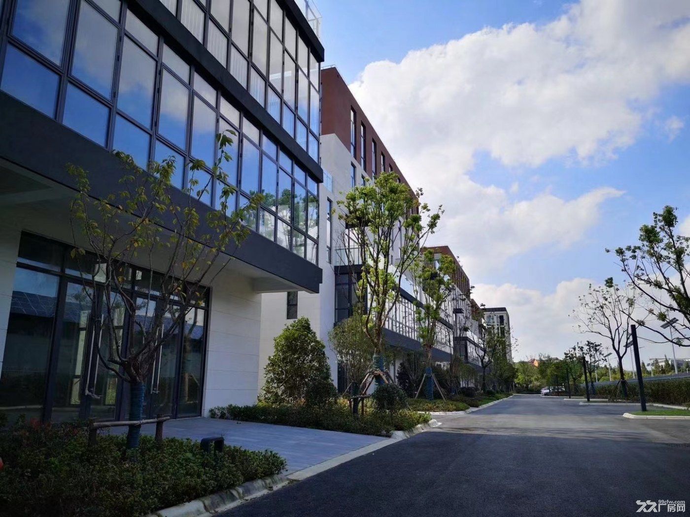 松江独栋厂房出售,104用地,现房,稀缺小独栋960平,总价 - 2