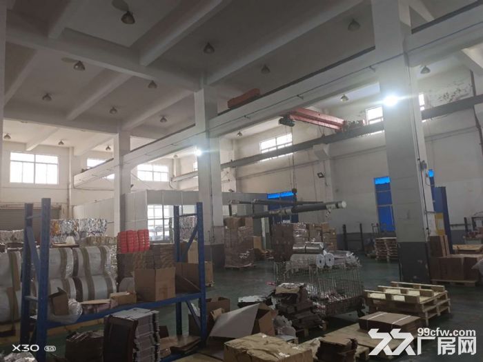A唯亭一楼2800平标准厂房 可架行车 - 2