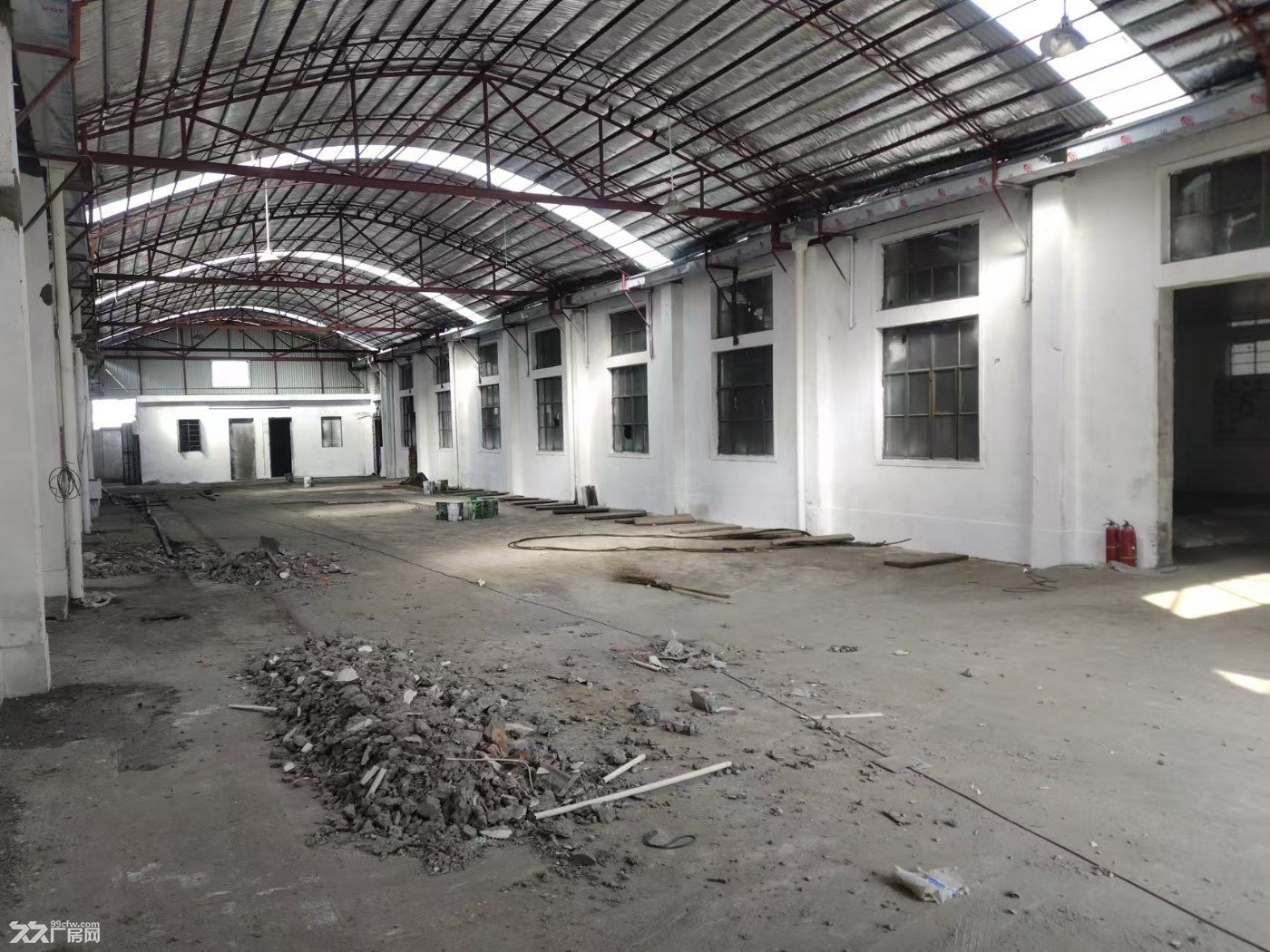 一手业主，104板块，产证齐全可环评，可注册面积350平430平530平，靠临港 - 3