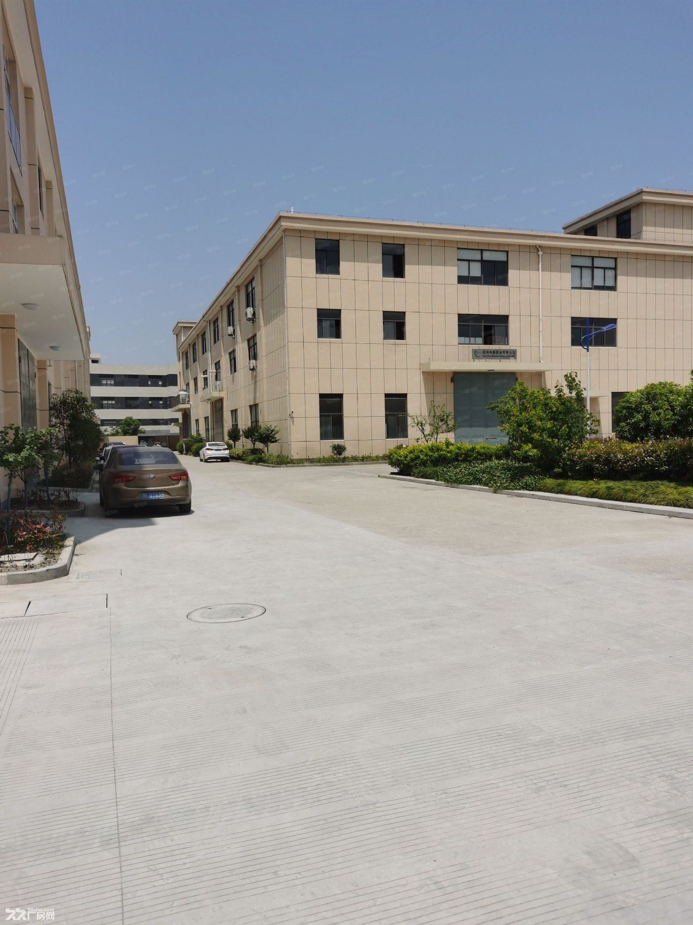 桐乡羔羊工业区7亩土地6500方1一3层新厂房,厂房形象好 位置好
