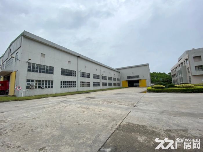 宝安松岗高速出口原房东厂房,2栋9000平单层钢构厂房,9米高,可分租