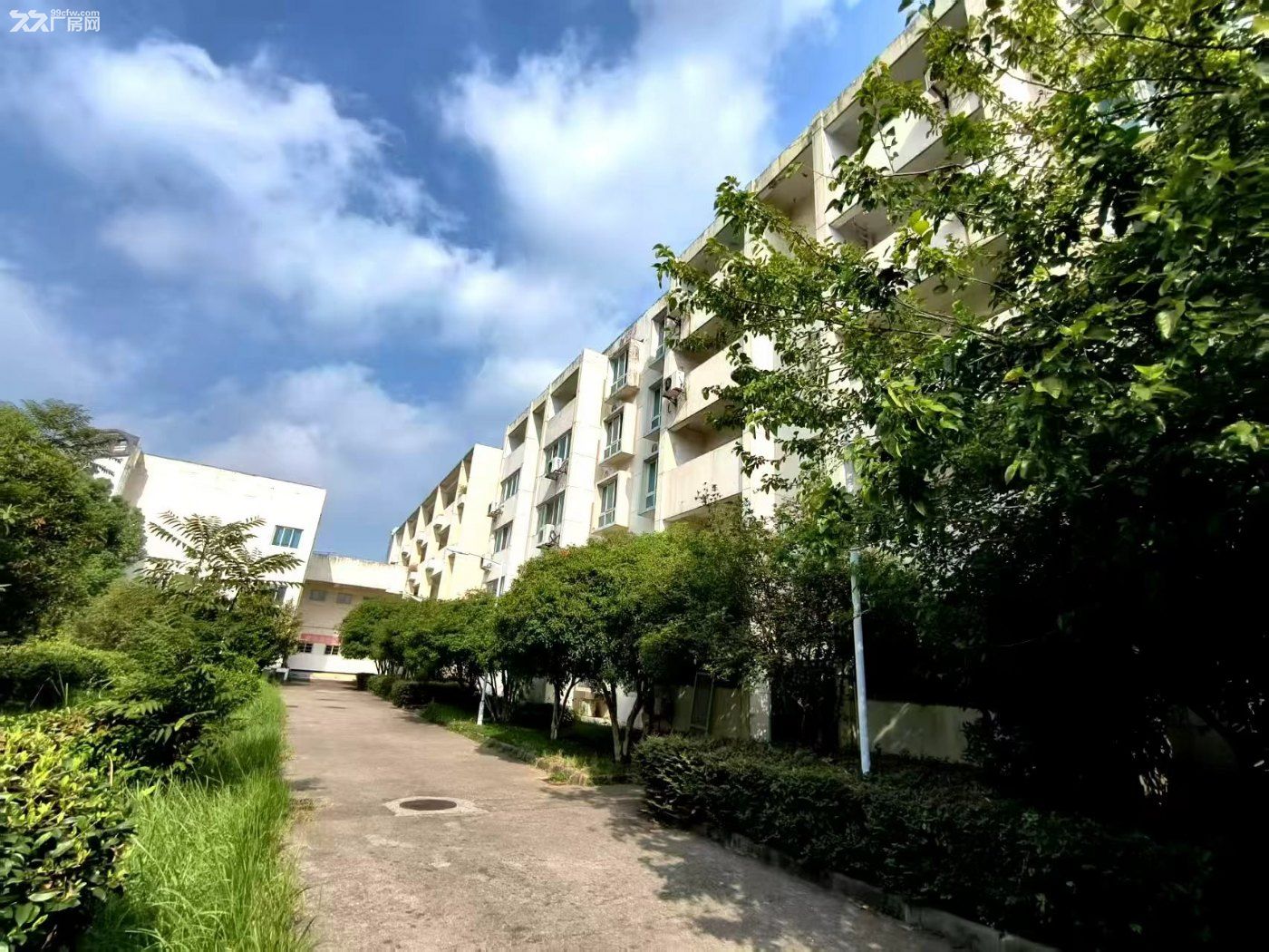 配套设施的完善综合园区,即可全租,也可分开承租。 - 7