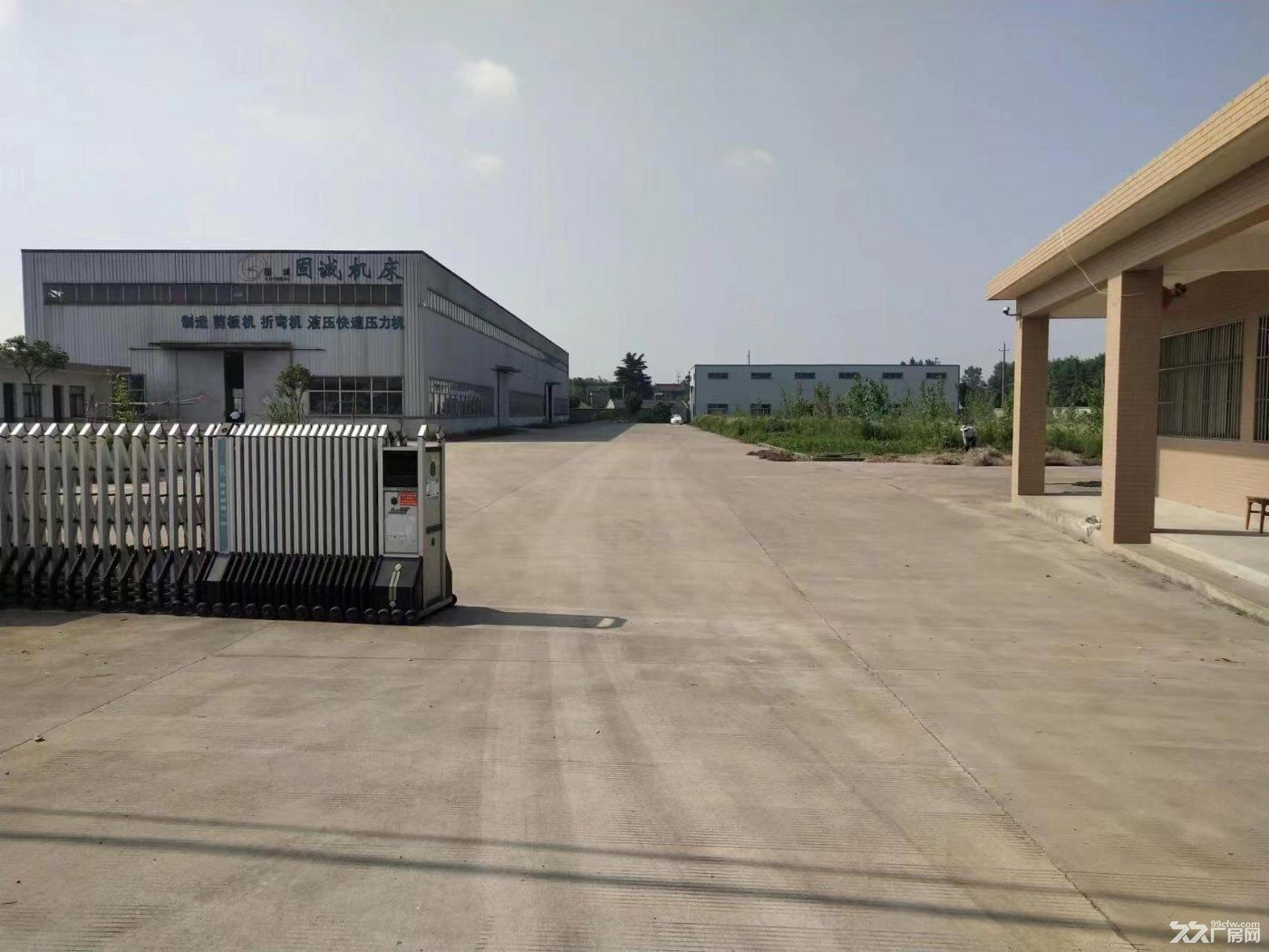 出租厂房扬州固诚机械制造有限公司院内