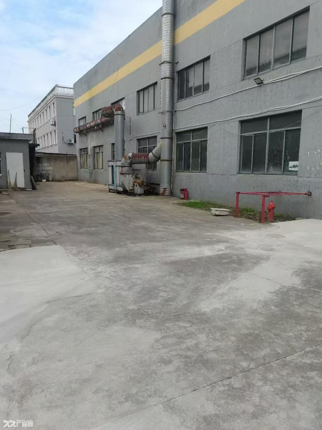(房东直租)出租青浦华新工业园区近高速3500平方米厂房及小面积门面 - 2