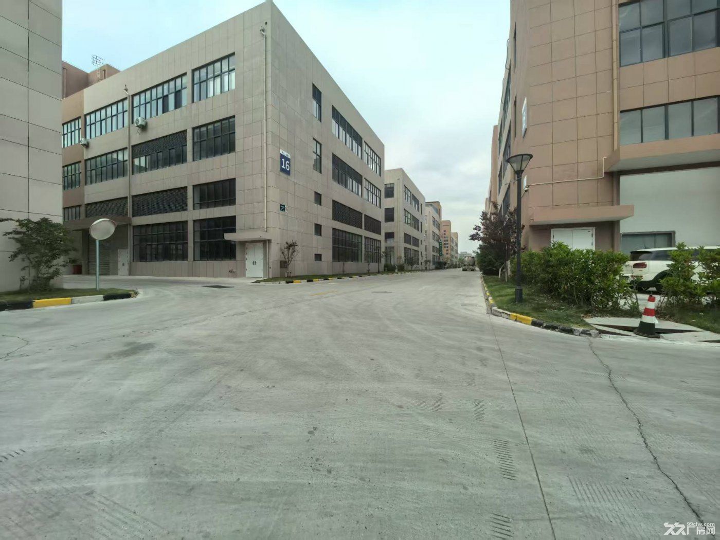 江苏润滑油专业园区,已取得双证 - 3