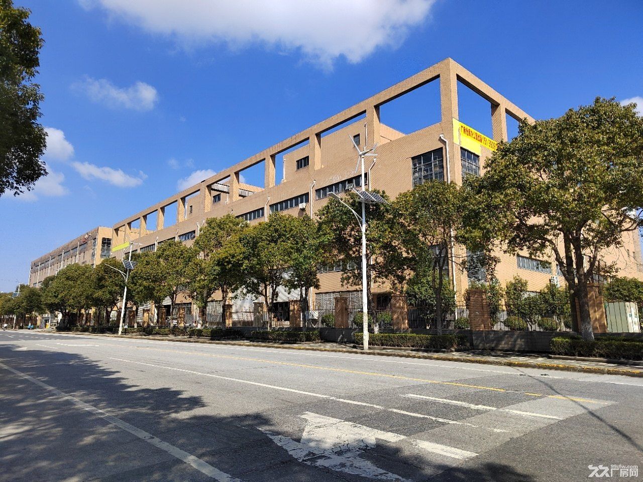 上海浦东机场自贸区｜施湾六路高标仓库
