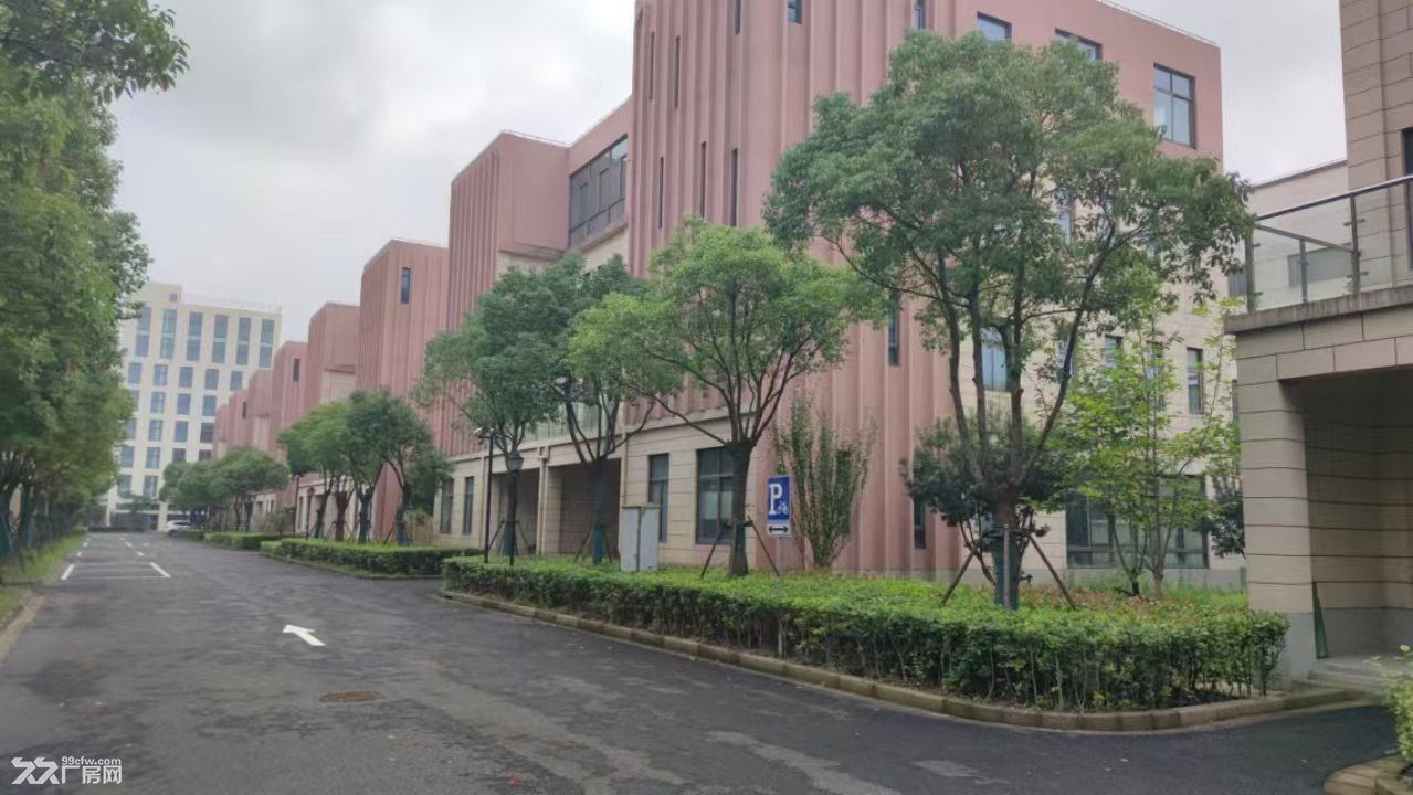 宝山罗店总部研发办公楼出售，631平方米，1220平 - 2