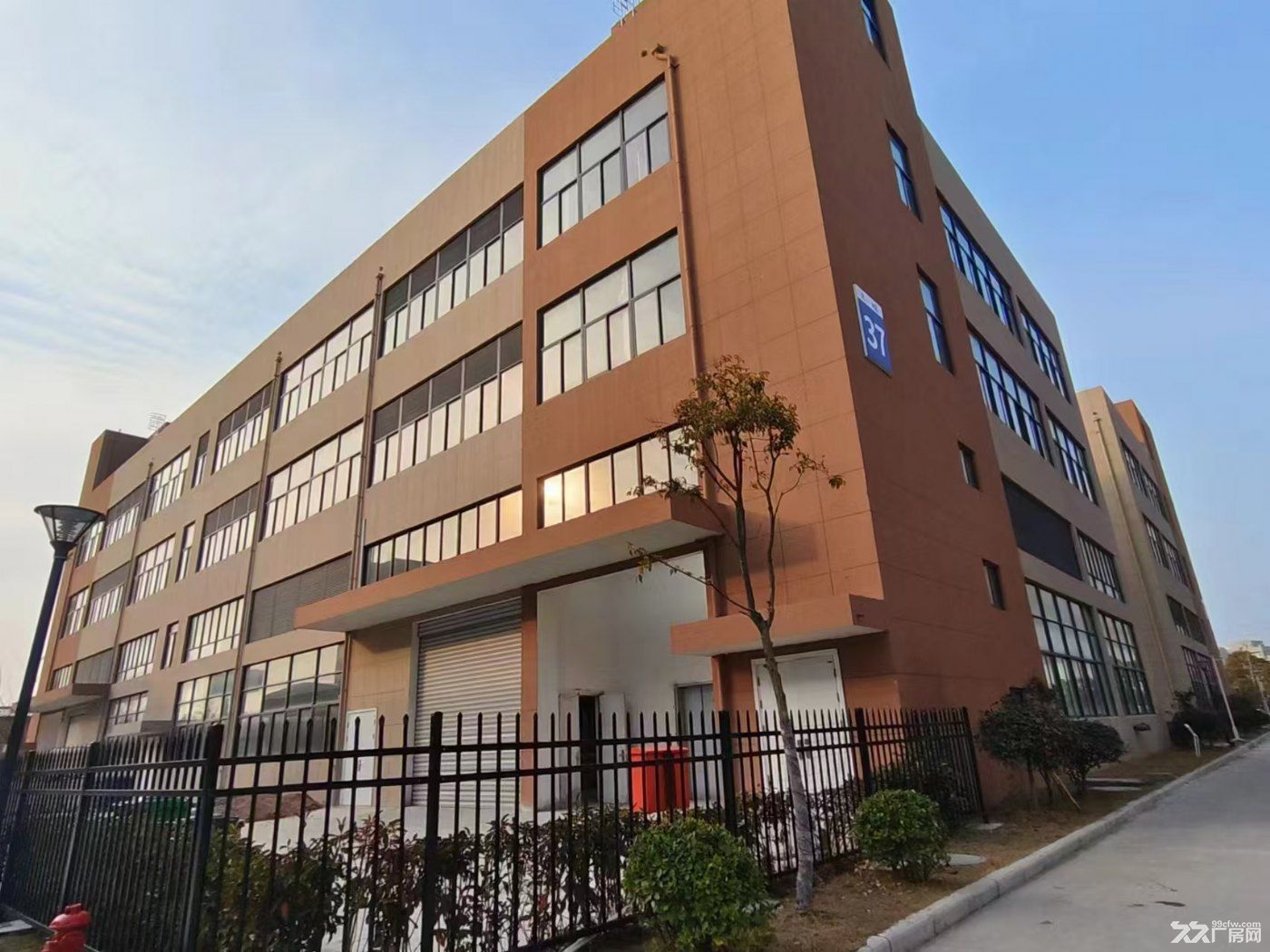 江苏润滑油专业园区,已取得双证 - 4