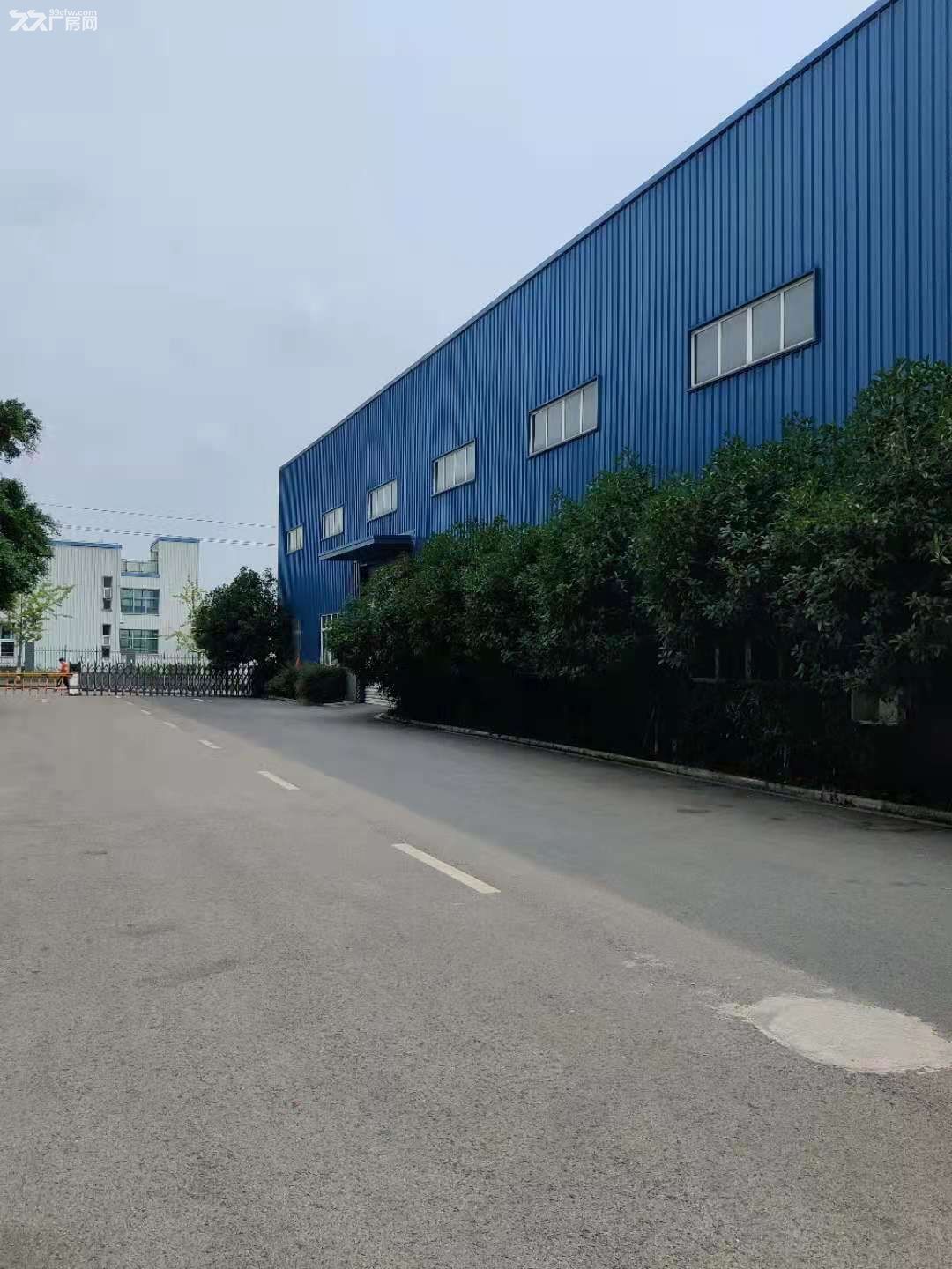 铜梁 独门独院 厂房8000平米 带行车 出租 - 2