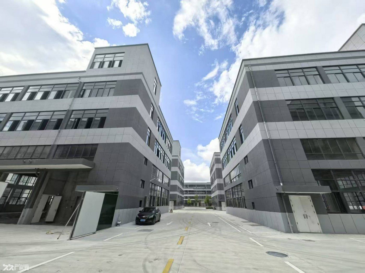 分层厂房800㎡起 户型自由组合 产权独立