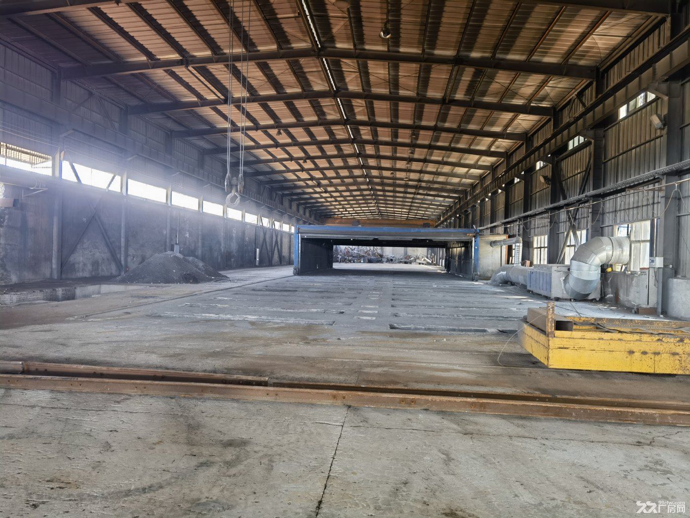三原高新区4000平米钢结构带航车招租 - 2