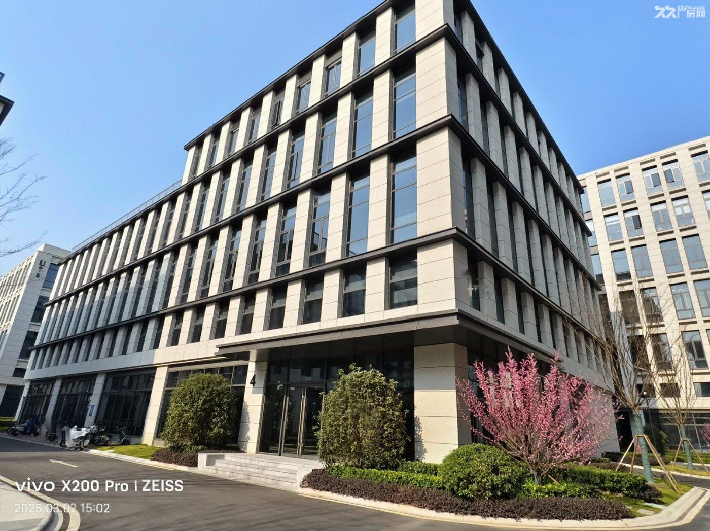 房东出租::安亭汽车城新出带露台花园独栋厂房3500平