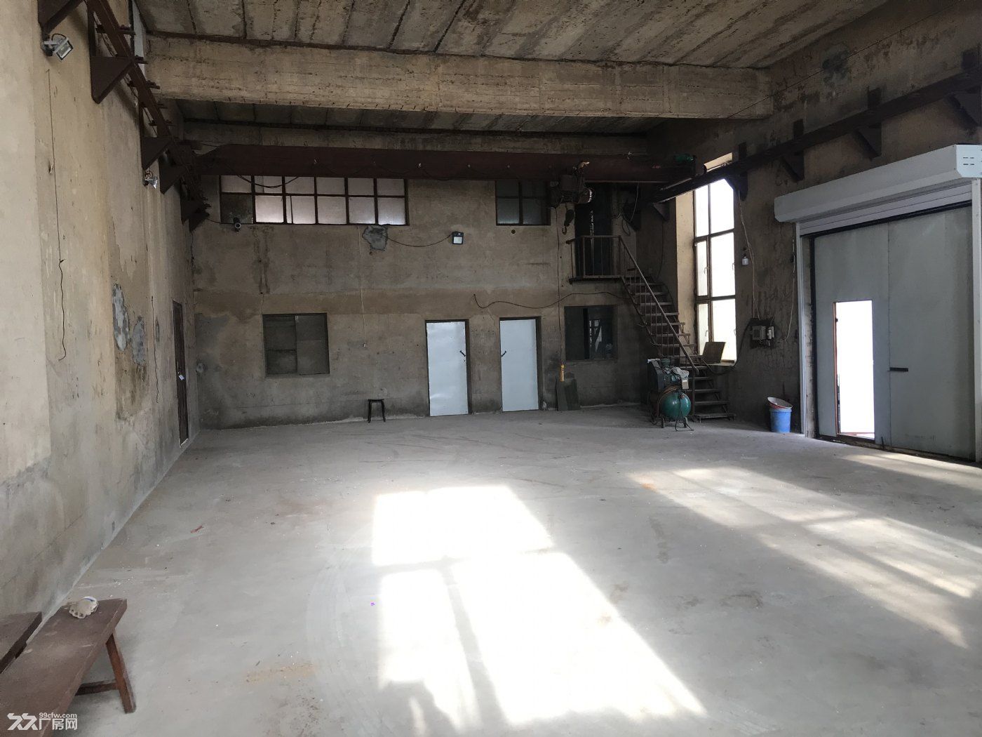300平米主体，630kw变压器，无立柱，新装修