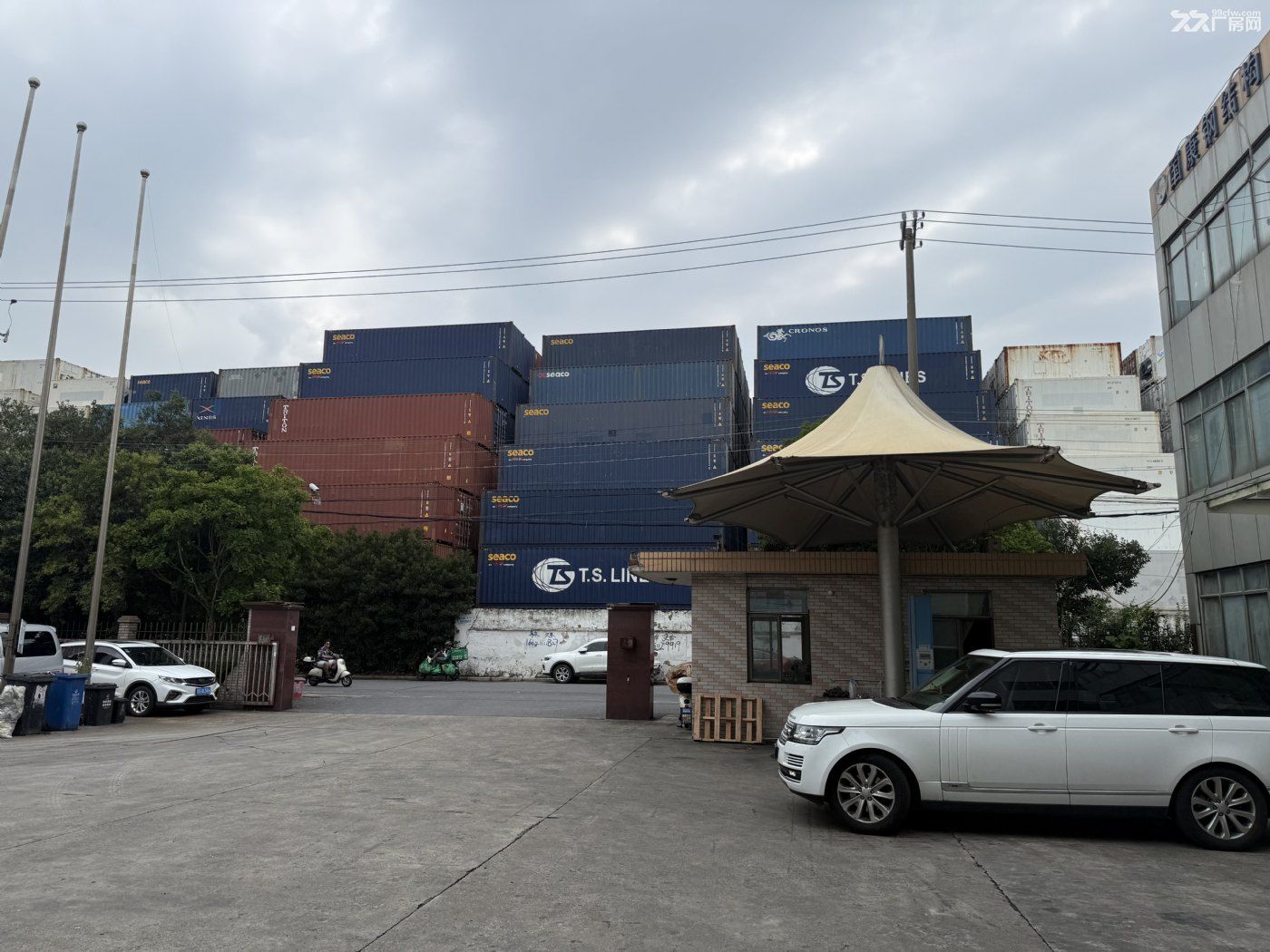 浦东志伟路2600平米厂房出租，配套3层写字楼和停车空地，可用作物流仓储等