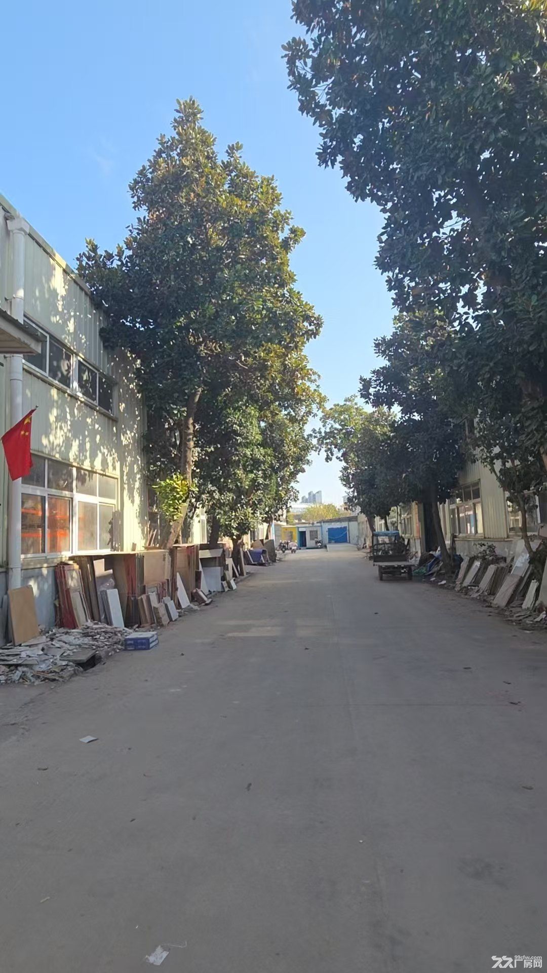 一楼标准钢结构厂房仓库出租 - 3