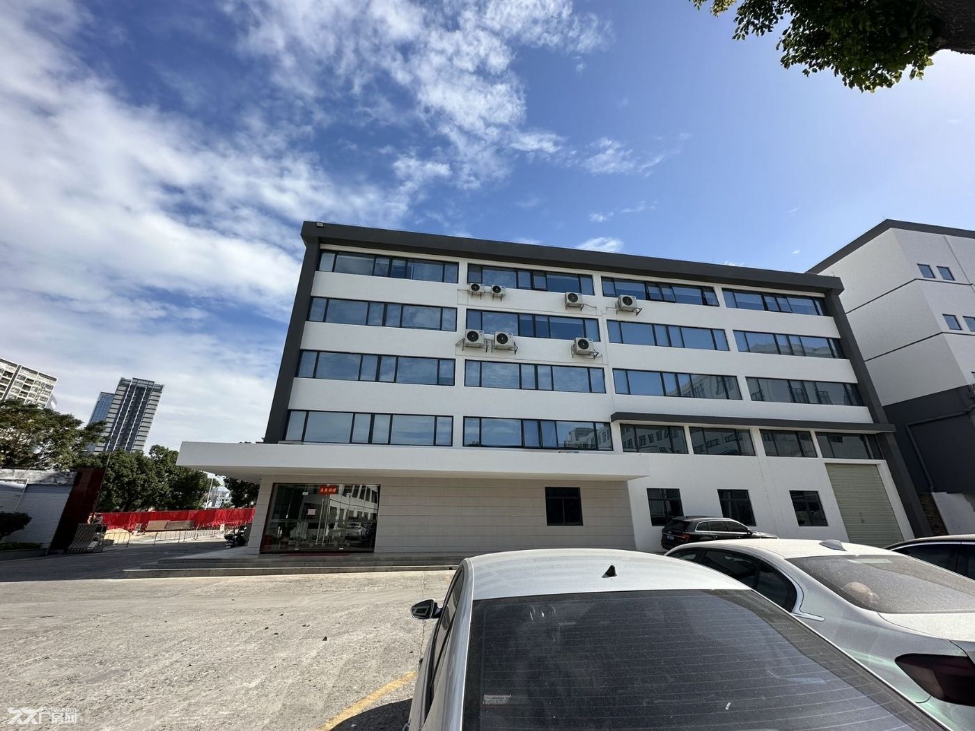 福永塘尾18元起租100平至500平精装修厂房仓库实际面积出租可分租