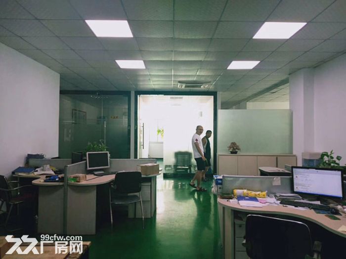 宝安石岩大型工业园厂房整层2000平出租，带装修，靠近汽车站 - 4