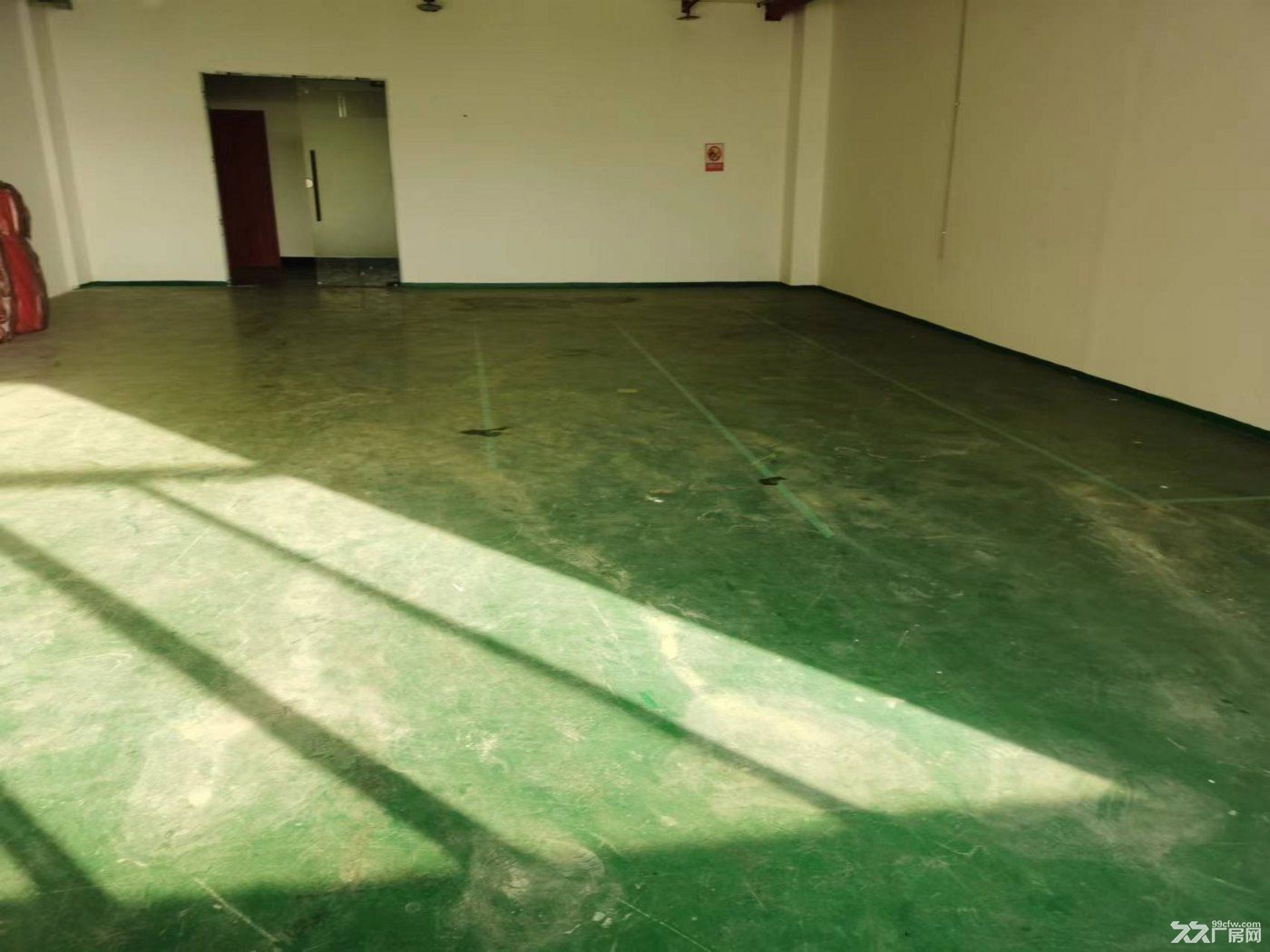 吴江友谊开发区二楼800平方带三吨电梯 环氧地坪