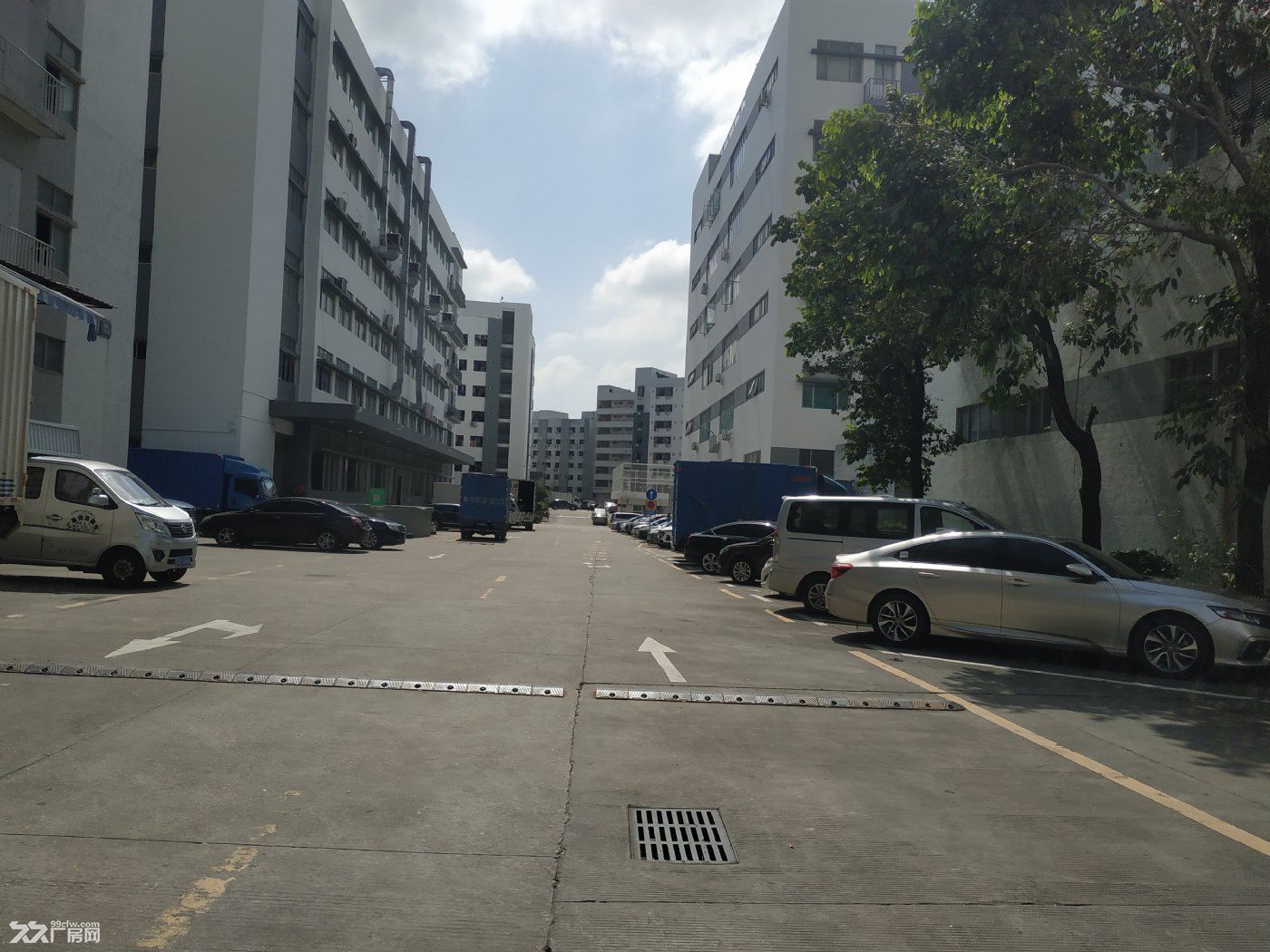 西丽大学城地铁口现成850平摄影文化传媒场地直租