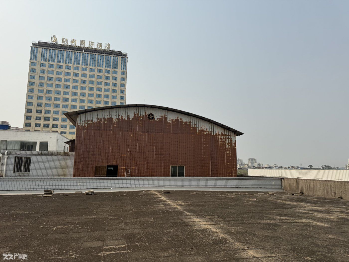 仙葫开发区核心地段(东方广场旁已规划地铁)超大钢结构顶楼空间出租(占地2024平 - 5