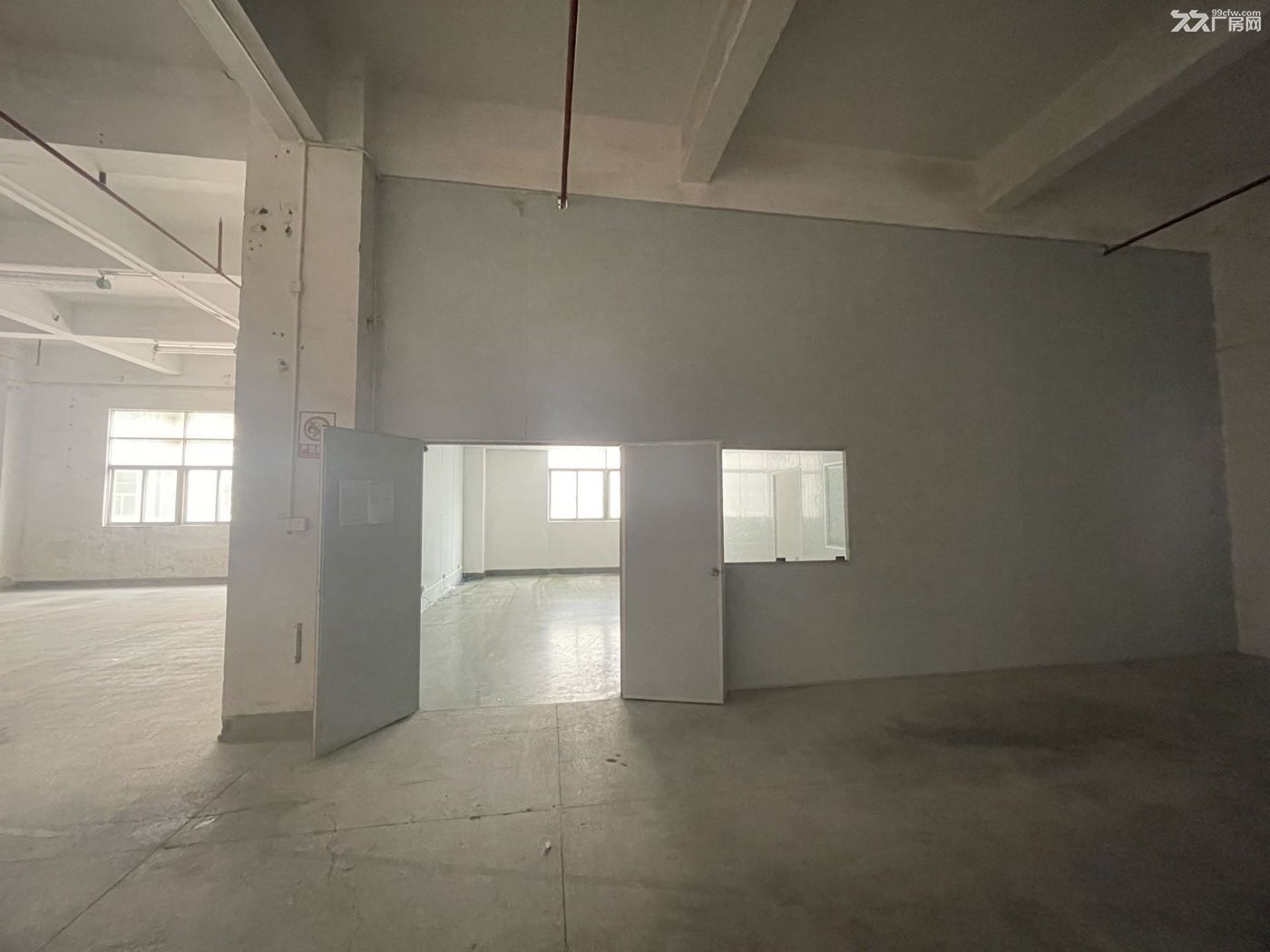 福永广深公路旁710平厂房出租可分租 - 2