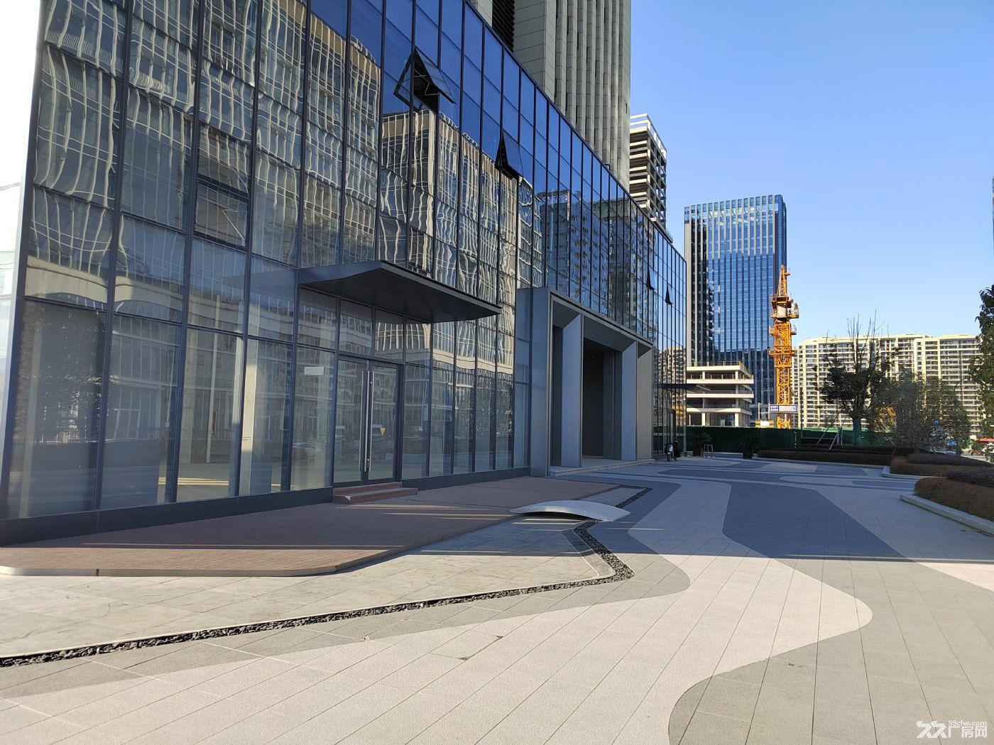 出售富阳50年独立产权独栋厂房,5层共3286平,带花园 - 3