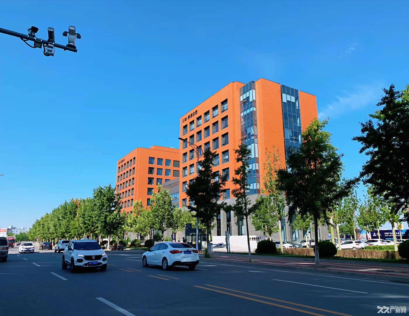 食堂超市班车公寓免费独立休息区露台周边高端酒店商场银行等应有尽有的办公地 - 2