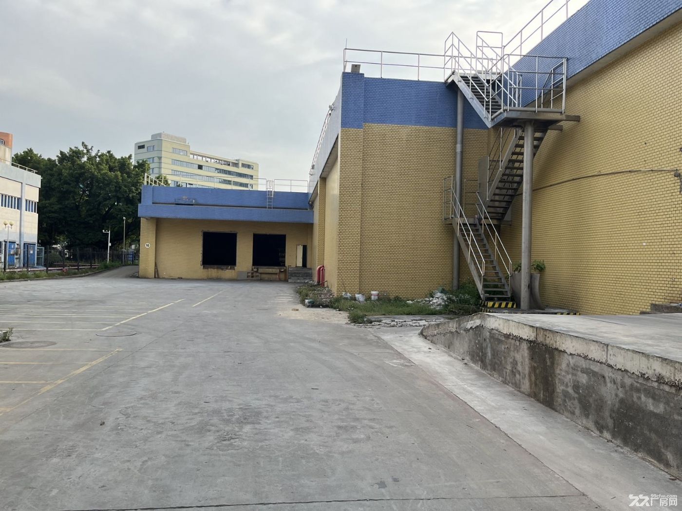 黄埔区西区高台仓库5200平方层高7米 - 2