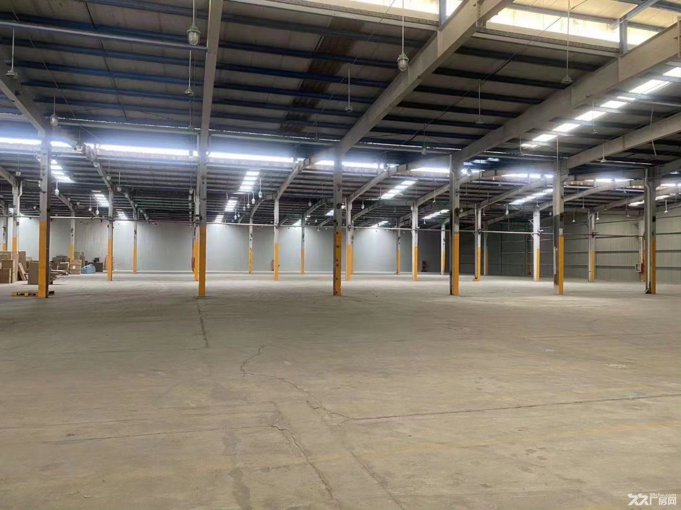 三鲁公路沈杜公路单层厂房仓库出租可以分割出租特价0.9元
