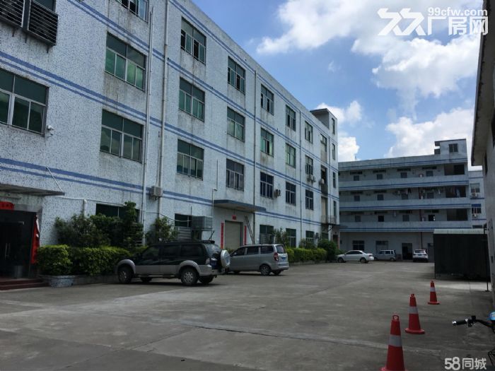龙岗中心城精装修二楼电梯厂房1200招租!