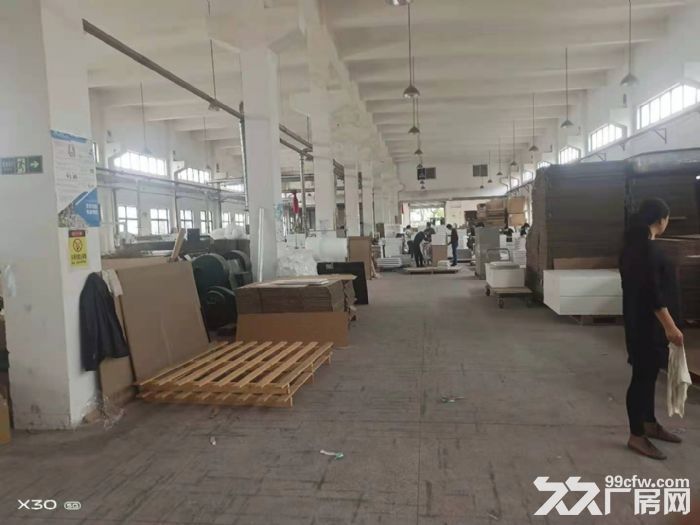AA唯亭一楼1700平标准厂房 可架行车 有精装办公室