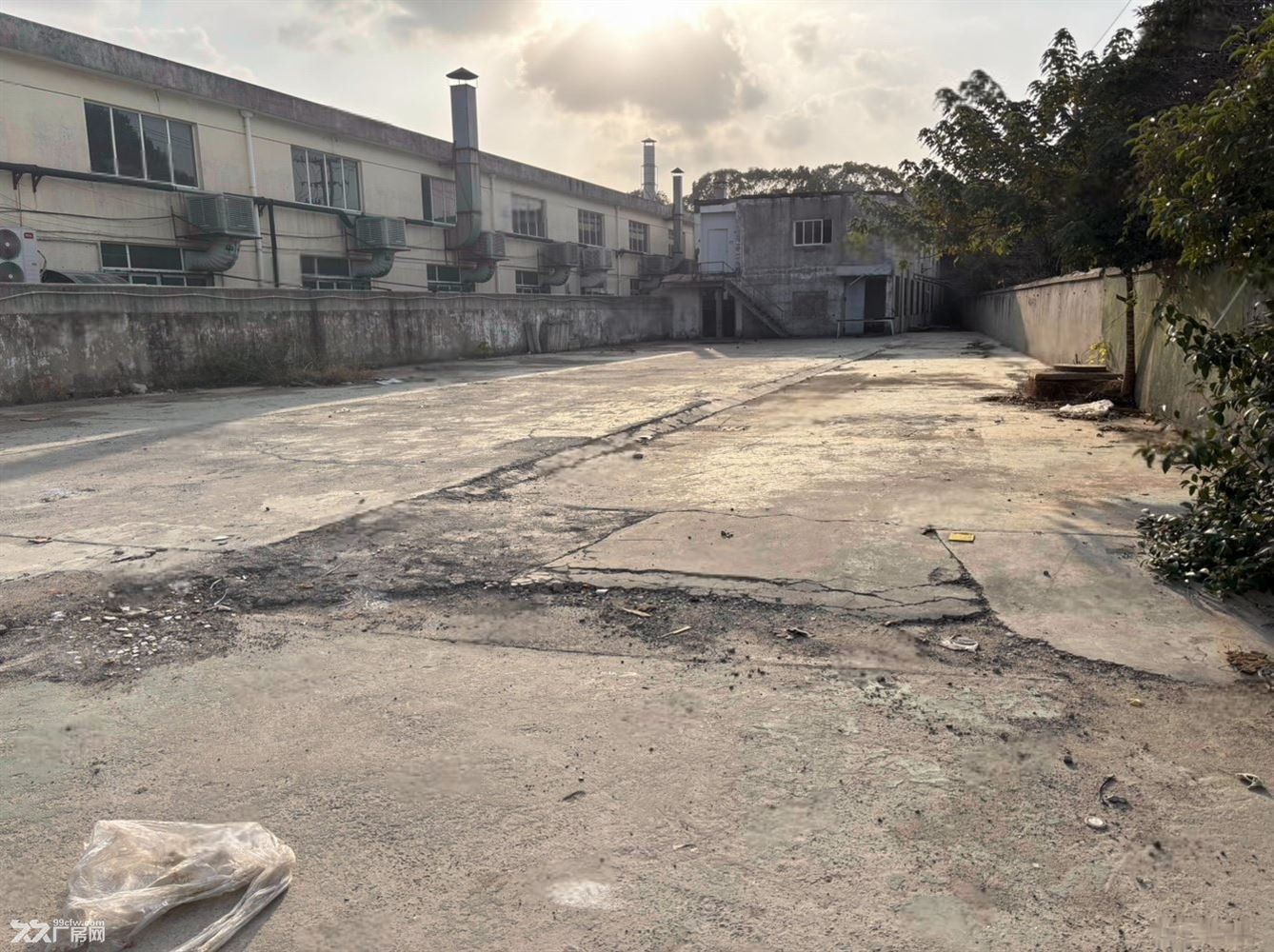 房东出租：嘉定新城地铁旁独门独院600平可做宿舍带两亩空地 - 3