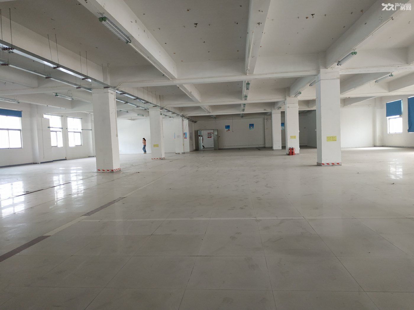 西丽南岗阳光工业区 港大地铁口 独院 一楼 1400平办公厂房仓库场地直租 - 6