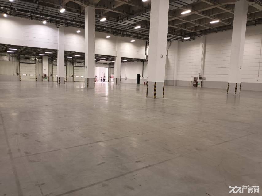新吴区梅村5000平米高标仓库出租可分租 - 2