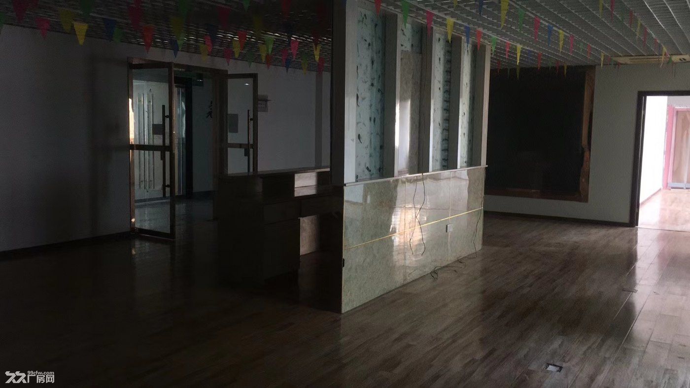340方精装带多个直播隔断办公室出租 - 2