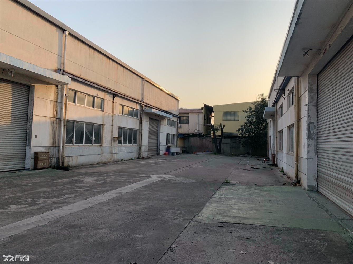 独门独院1500平,配套行车办公楼,大车随意进出,园区带环评 - 5