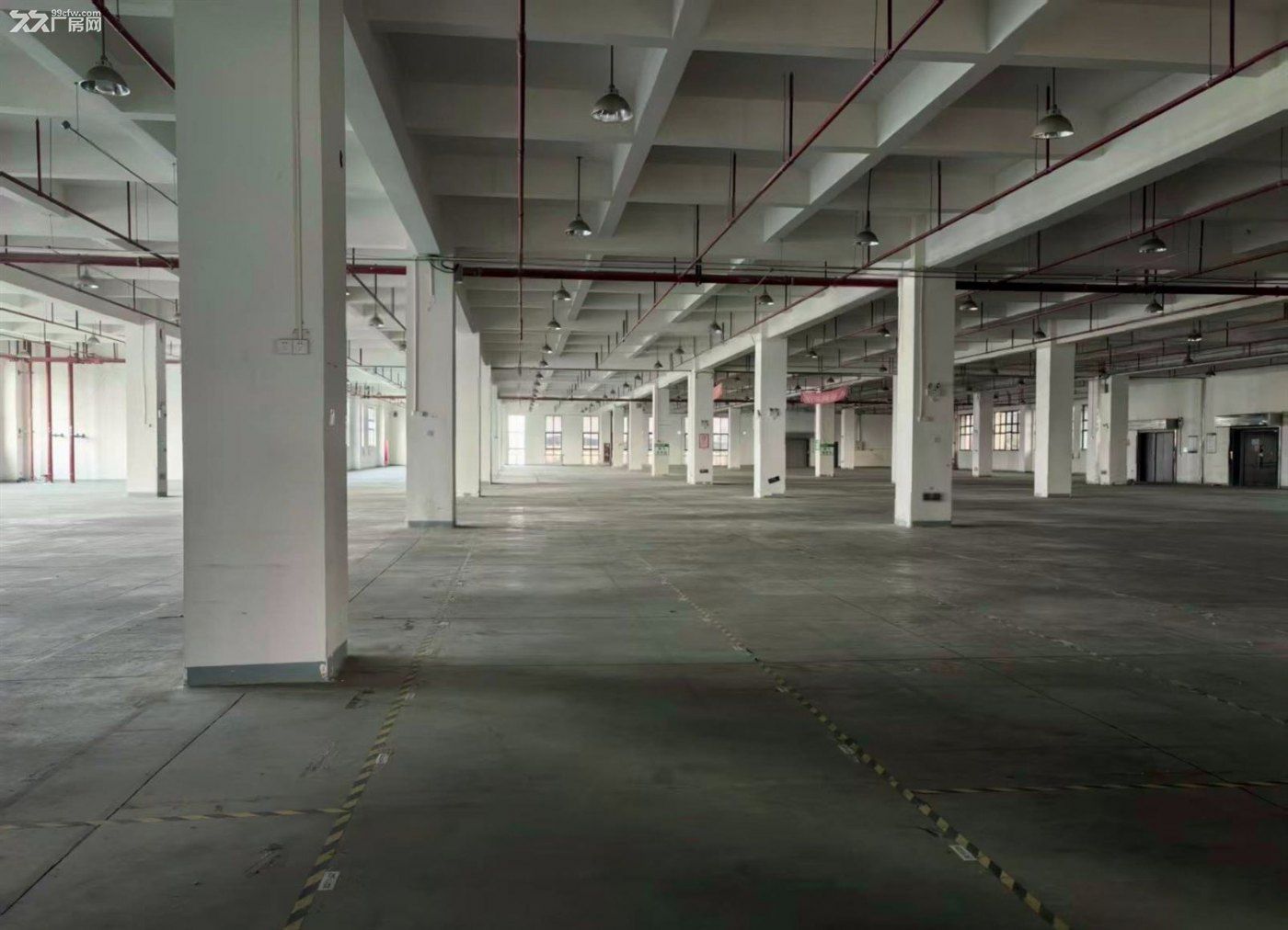 原房东独门独院 场地大 环评好办 大车好进 行业不限 形象好