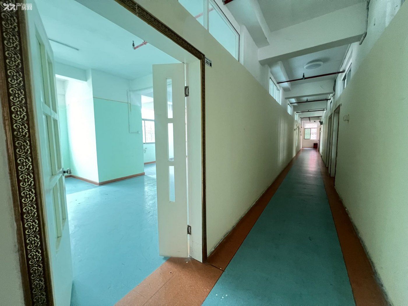 宝安石岩上屋地铁口整层500平办公厂房出租