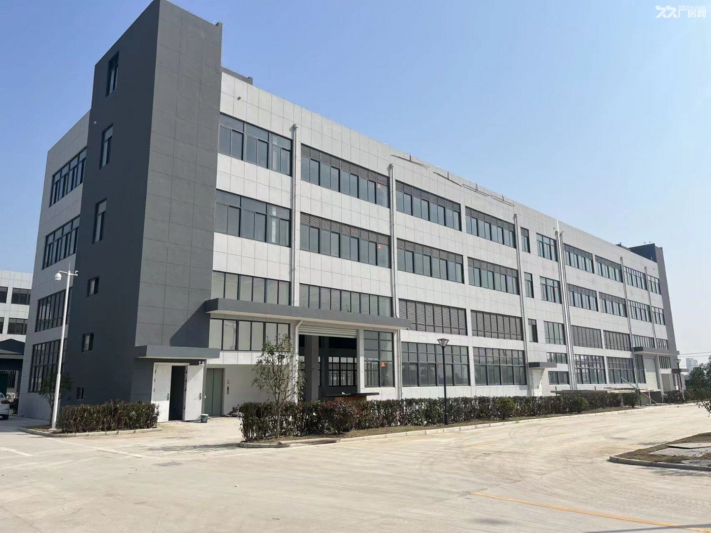 出售独门独院厂房 赠送大院子 交通方便 紧邻高速出口