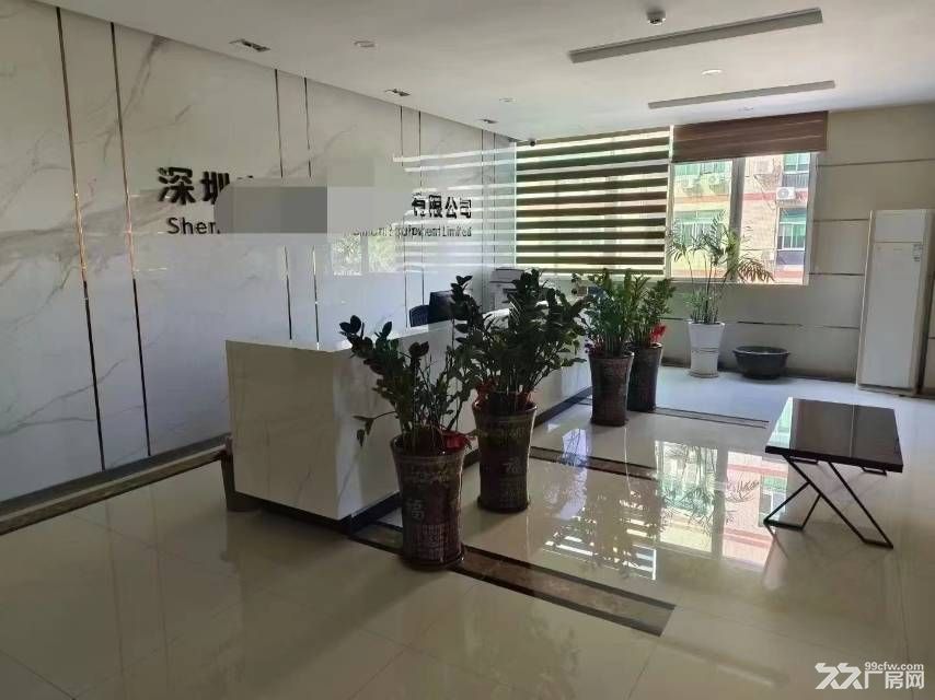 福永塘尾地铁口附近2楼2700平厂房出租豪华装修无转让费