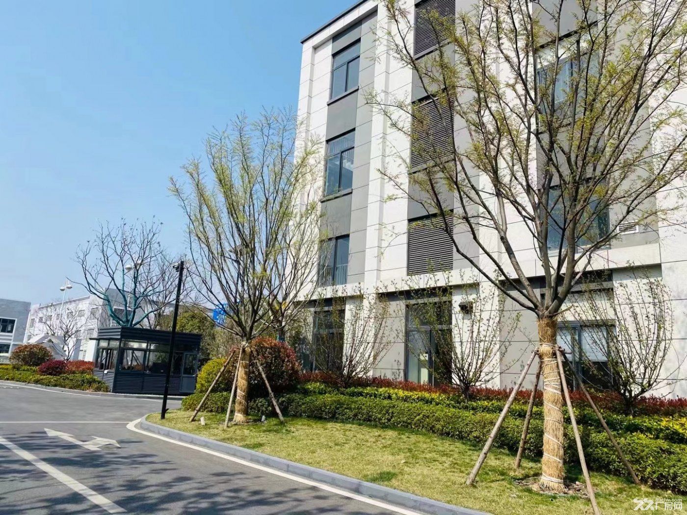 丹徒长香东大道旁、官塘全新厂房出售,首付2成